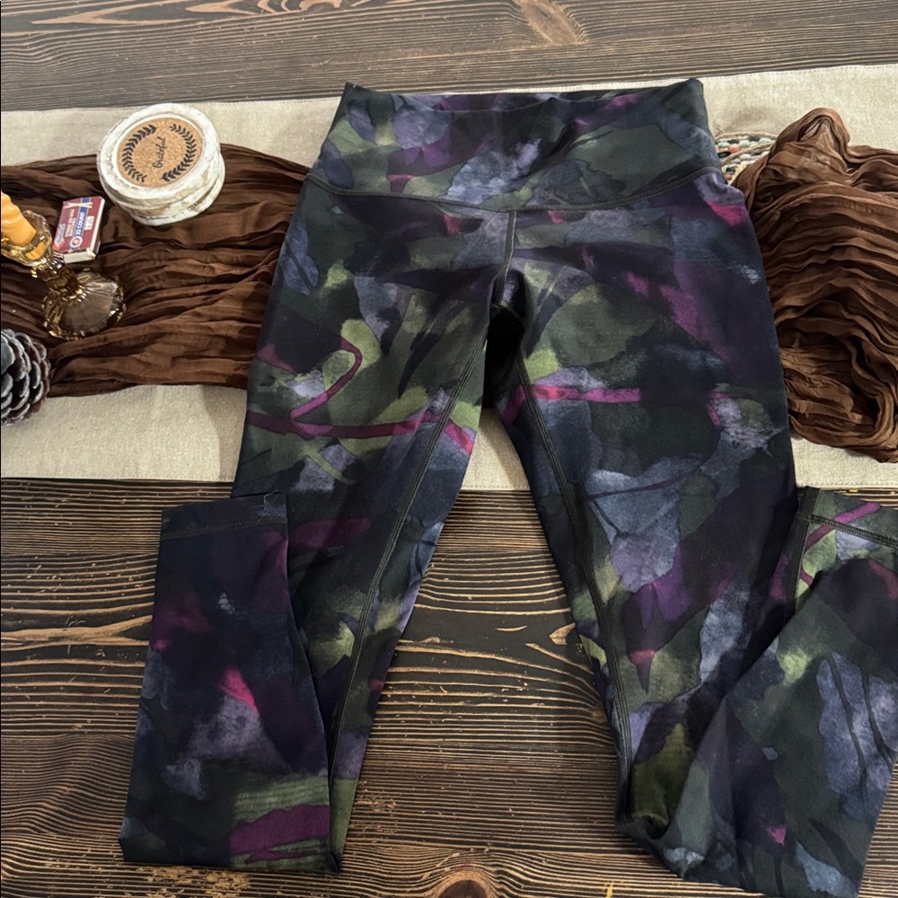 Lululemon Athletica Aura Dark Leggings | Size 6